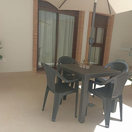 Apartamento Nuevo Centrico Con Aparcamiento Privado Incluido Alcala de Guadaira Exterior photo