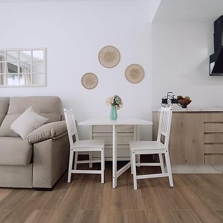 Apartamento Nuevo Centrico Con Aparcamiento Privado Incluido Alcala de Guadaira Exterior photo