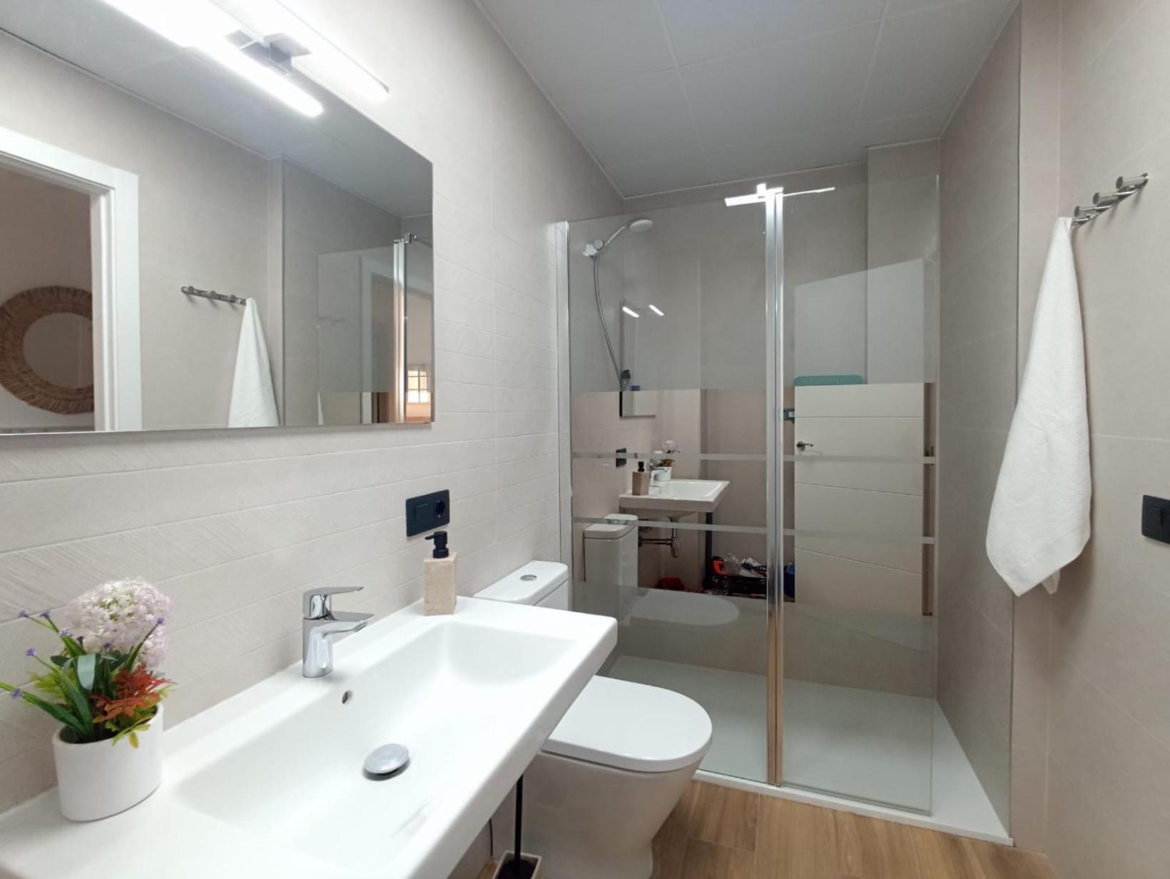 Apartamento Nuevo Centrico Con Aparcamiento Privado Incluido Alcala de Guadaira Exterior photo