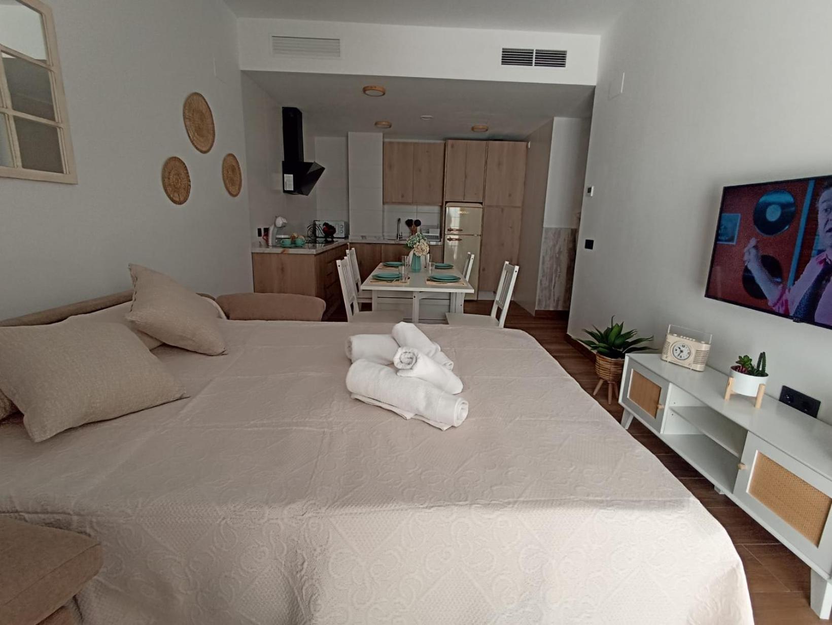 Apartamento Nuevo Centrico Con Aparcamiento Privado Incluido Alcala de Guadaira Exterior photo