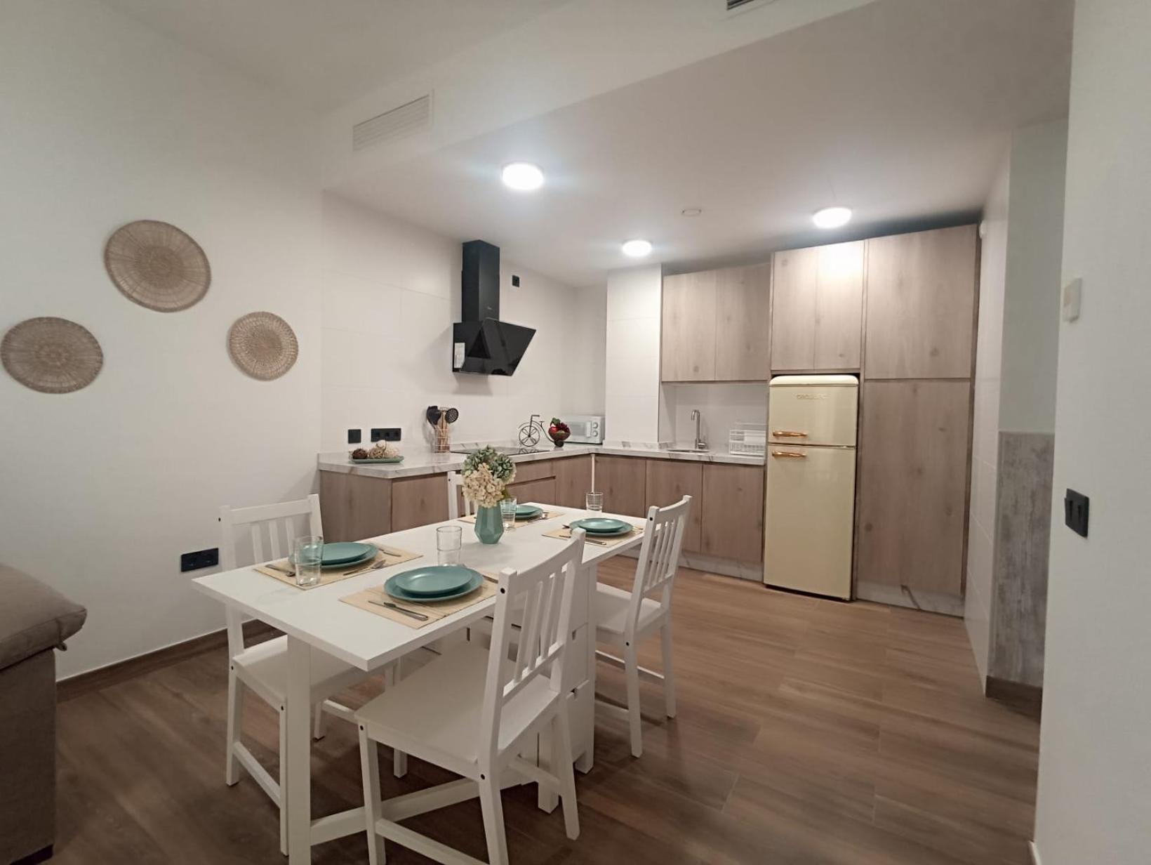 Apartamento Nuevo Centrico Con Aparcamiento Privado Incluido Alcala de Guadaira Exterior photo