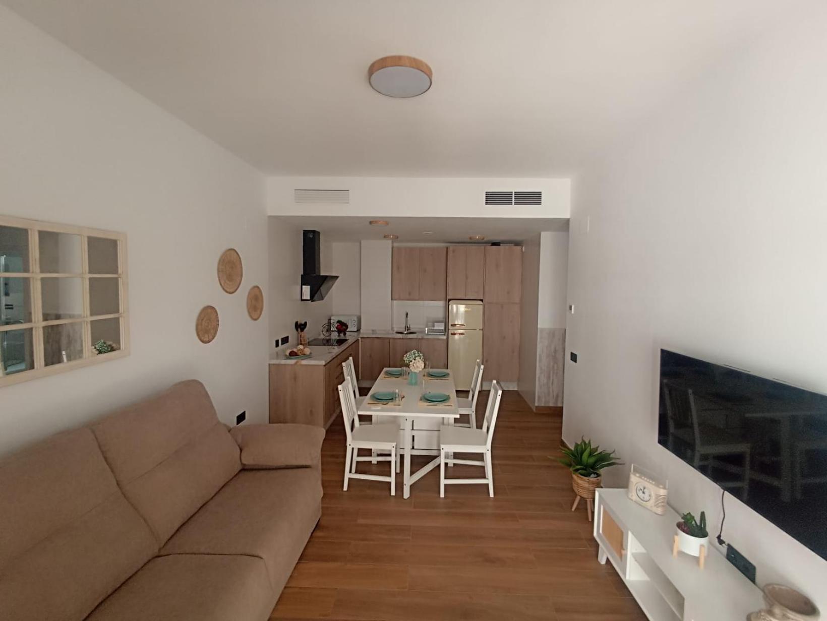 Apartamento Nuevo Centrico Con Aparcamiento Privado Incluido Alcala de Guadaira Exterior photo
