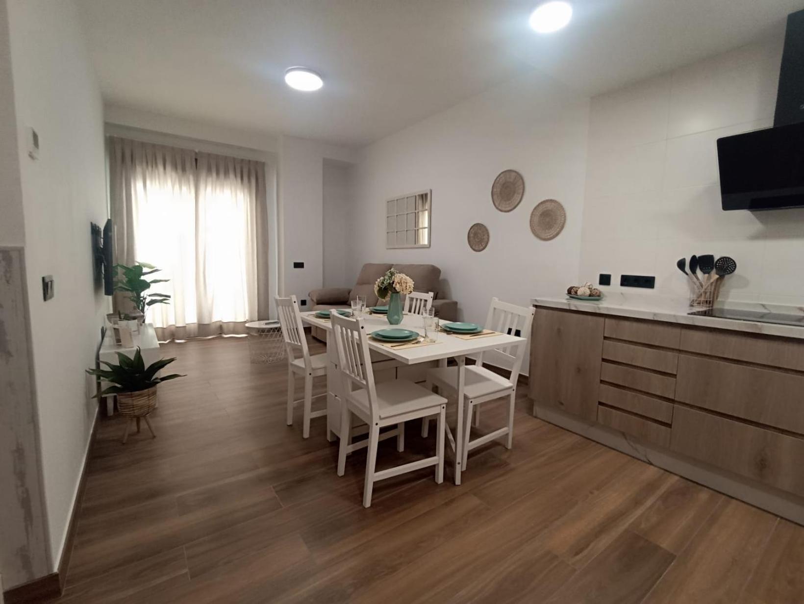 Apartamento Nuevo Centrico Con Aparcamiento Privado Incluido Alcala de Guadaira Exterior photo