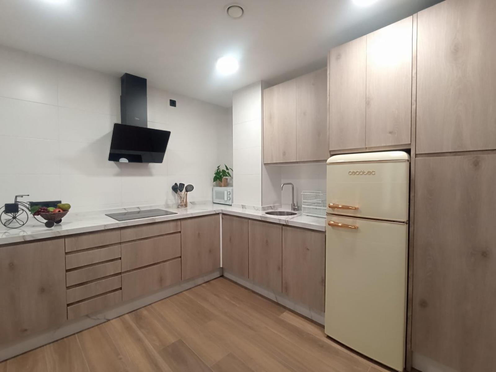 Apartamento Nuevo Centrico Con Aparcamiento Privado Incluido Alcala de Guadaira Exterior photo